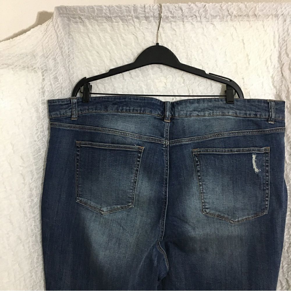 Loralette Distressed Capris/Cropped Jeans 22 - Picture 10 of 12